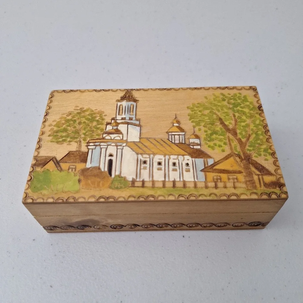 Vtg 1969 USSR Russian Carved Wood Folk Art Pyrography Jewelry Trinket Box 5.5